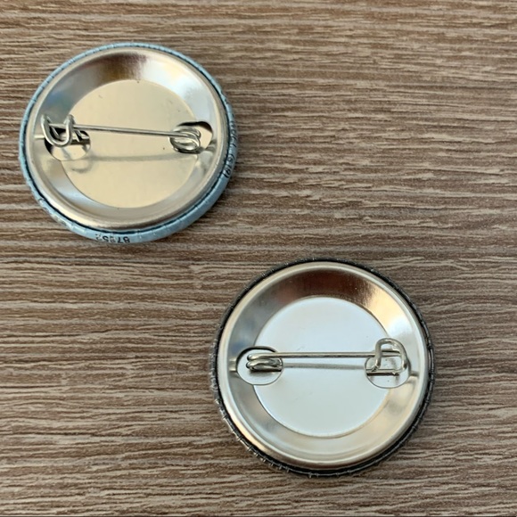 FRIENDS Button Set - Picture 2 of 2